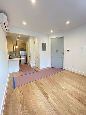 1st image of 576 6th Ave APT 1F
