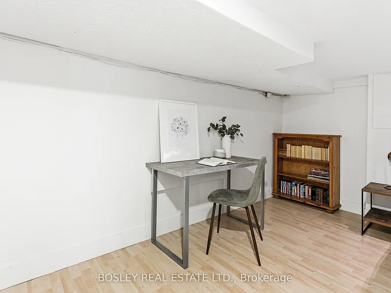 58 Valhalla Blvd — Photo 22