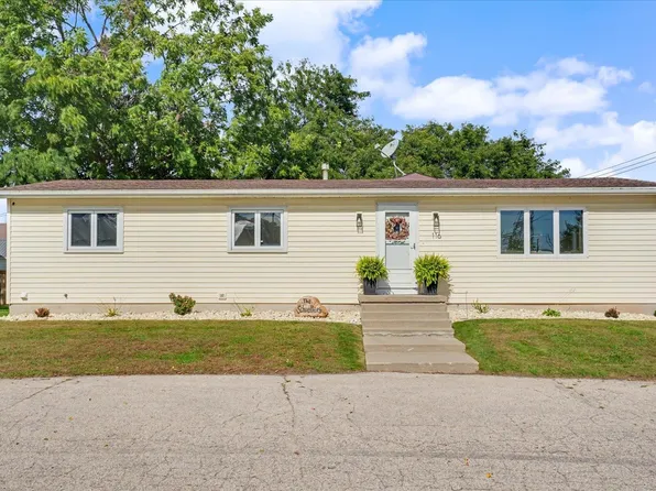 116 10th St SE, Dyersville, IA 52040