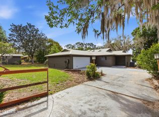 125 TWIN LAKE GROVE Drive, Interlachen, FL 32148