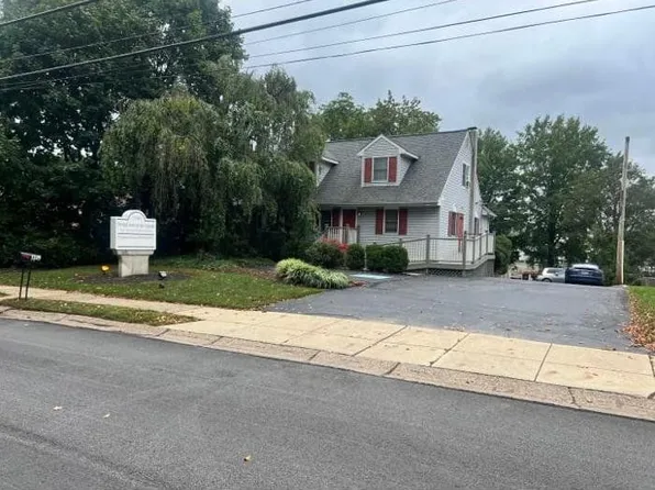 3536 Rhoads Ave, Newtown Square, PA 19073