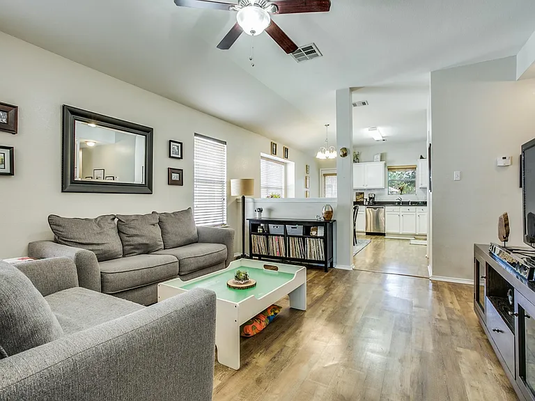 1315 Mojave Bnd — Photo 5