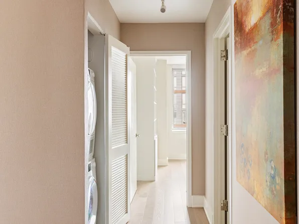 20 River Terrace image 10 of 24