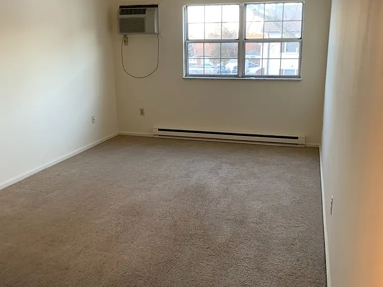 18 S Cherry St — Photo 1