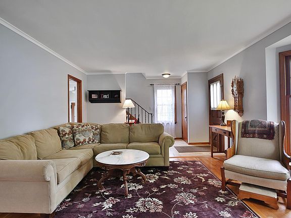 4th image of 229 W Schreyer Pl