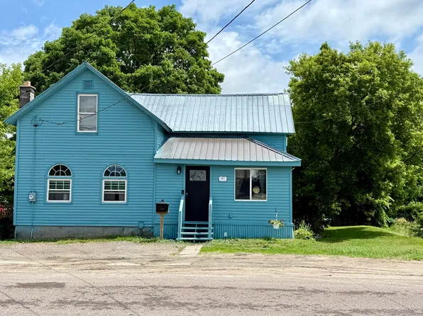 47 Amsden St, Malone, NY 12953