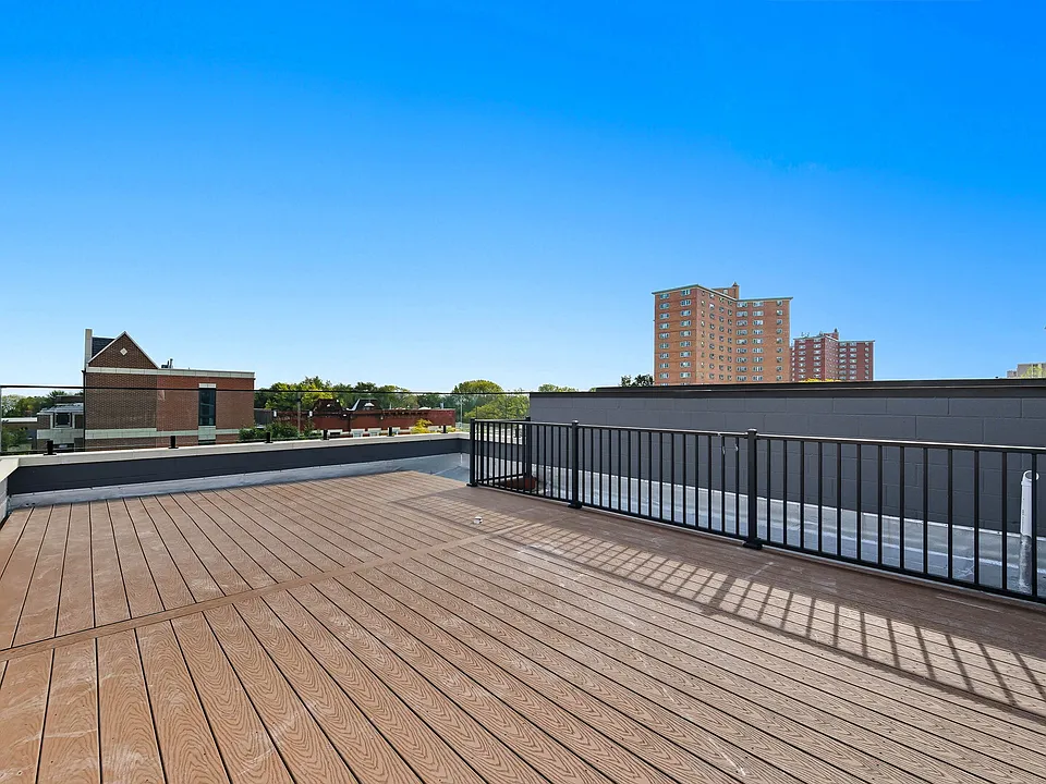 3902 S Lake Park Ave #3