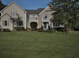 5 Whippoorwill Ln, Atkinson, NH 03811