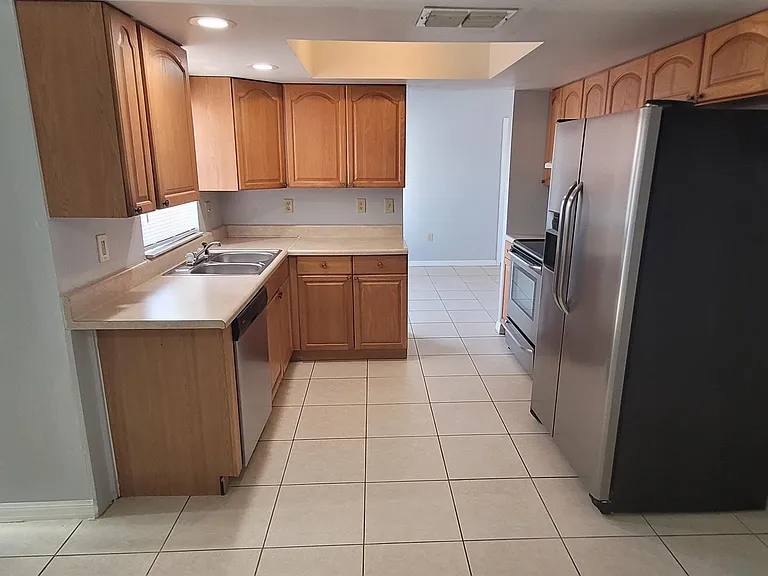 324 Clearwater Ln — Photo 6