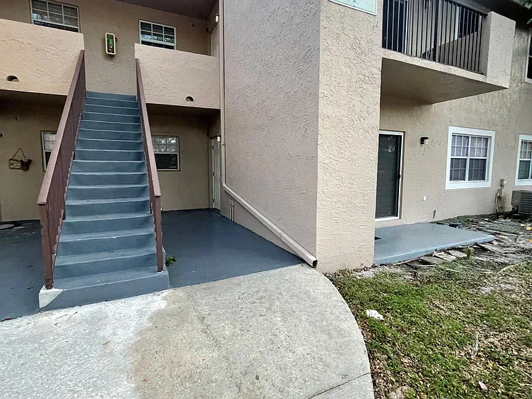 1701 NW 96th Ter #F — Photo 35