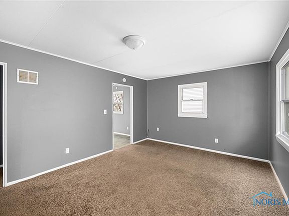 3rd image of 401 Mayfair Blvd