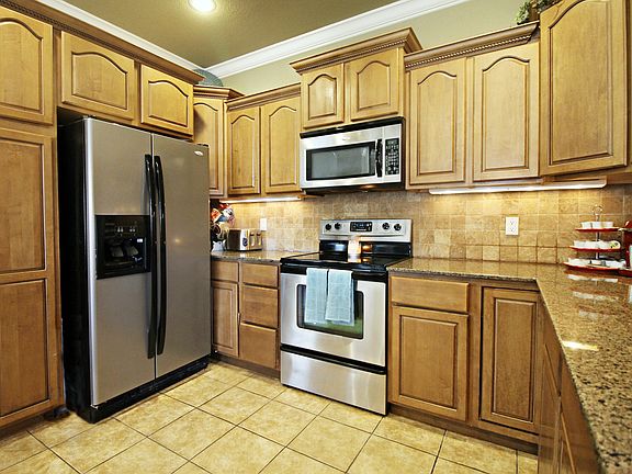 5th image of 5704 S 65th Ct