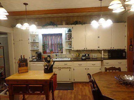 Eat-in Kitchen