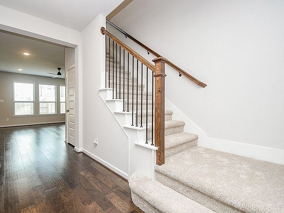 3rd image of 7702 Kenora Way