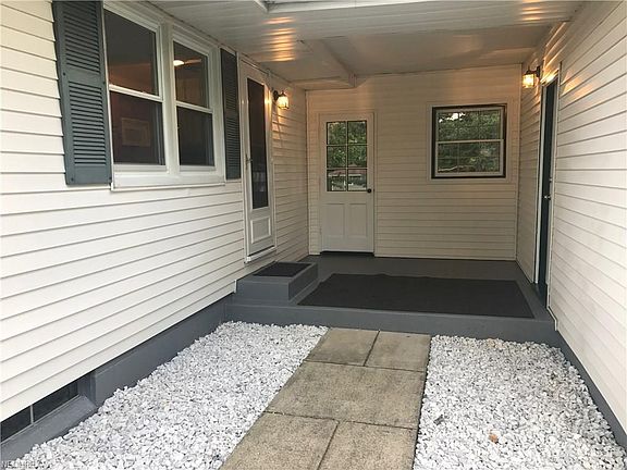 4th image of 1178 Meadowbrook Blvd