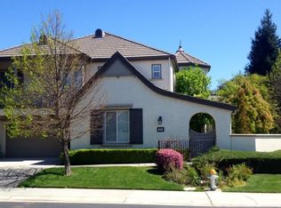 400 Hawkcrest Cir, Sacramento, CA 95835