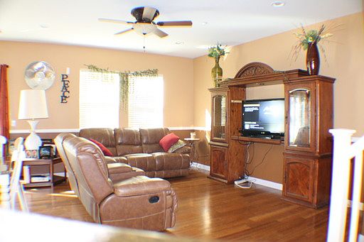 3rd image of 36353 Cinzia Ln