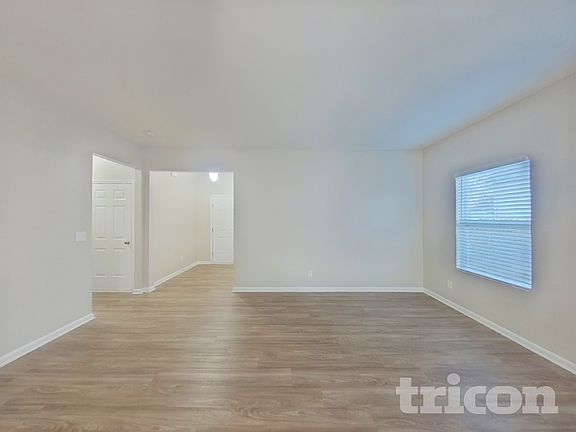 2nd image of 1919 Rockycreek Ln
