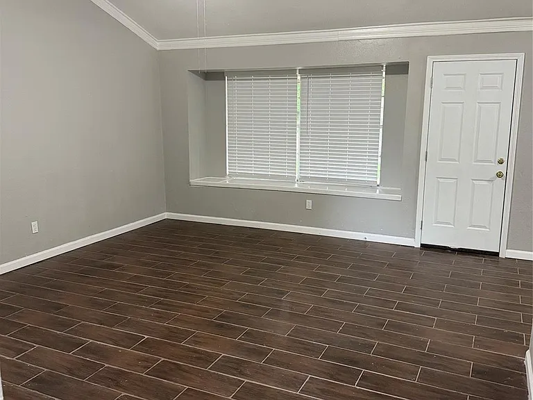 4711 Beechaven St — Photo 2