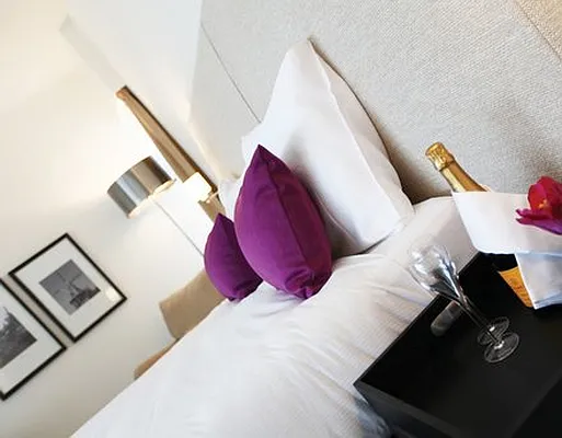 Rented by The World Wide Group | media 18