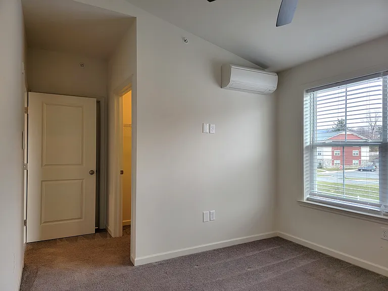 4601 Commerce St #301 — Photo 11