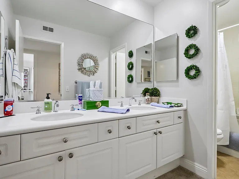 1251 Surfline Way — Photo 11
