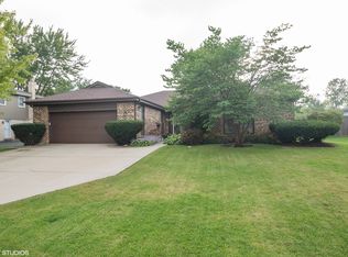 1750 Overland Trl, Deerfield, IL 60015