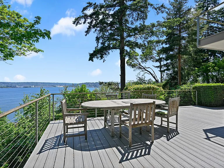 Main deck from Kitchen