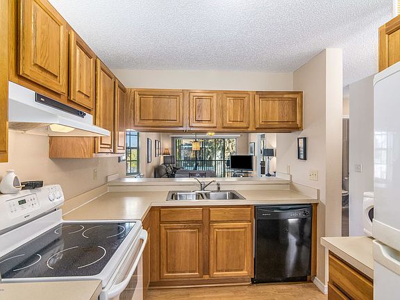 4th image of 1785 Harrison St APT 209