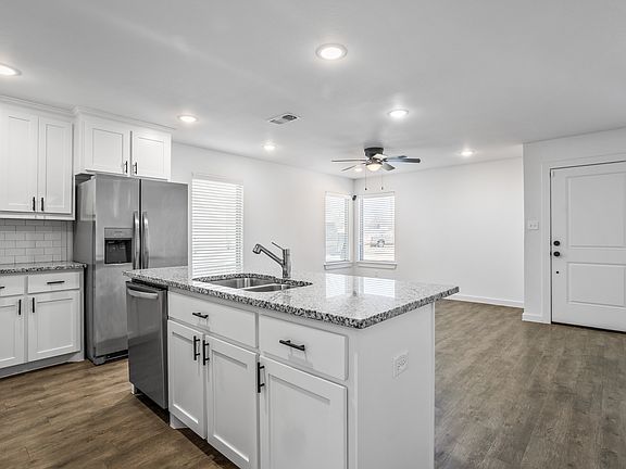 5th image of 2610 S Fannin Ave