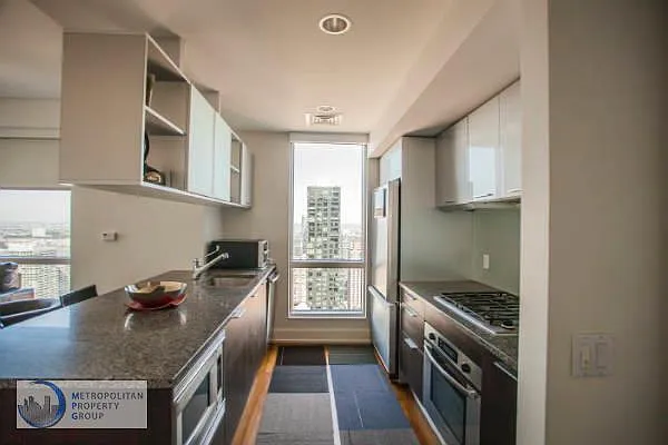 Rented by Metropolitan Property Group | media 37