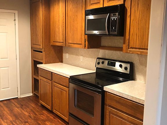 4th image of 421 E Delaware Ave #419
