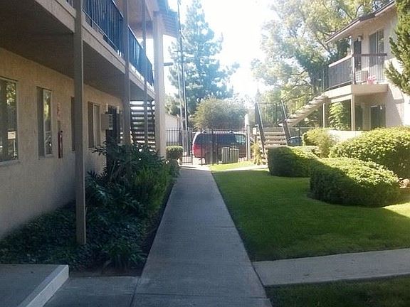 3rd image of 245 S Lincoln Ave APT 6
