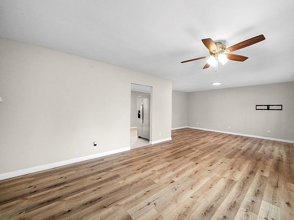 4th image of 161 Galewood Dr