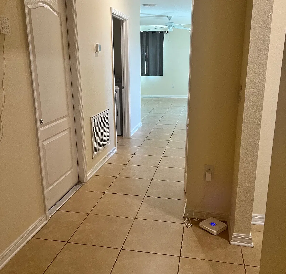 3 bed, 2.0 bath, 1425 sqft, $2,300 — Photo 4