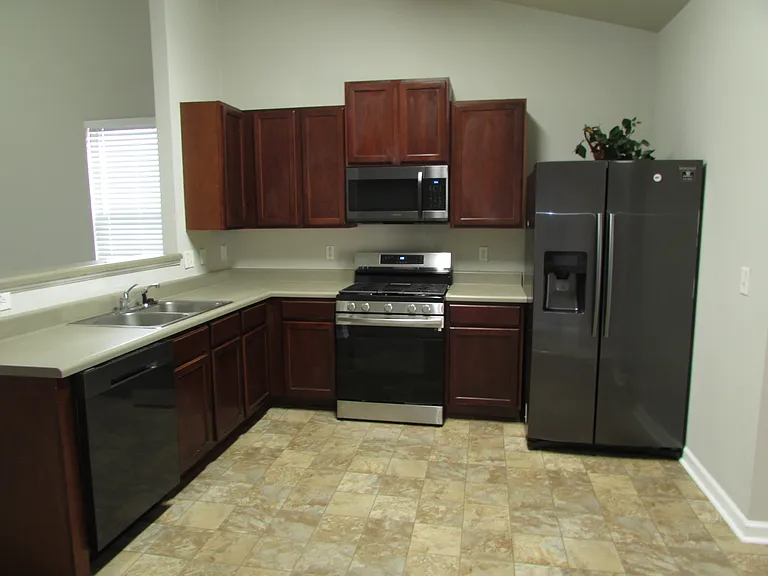 1471 Wilshire Way — Photo 2