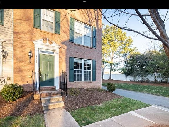 2nd image of 15719 King Louis Ct