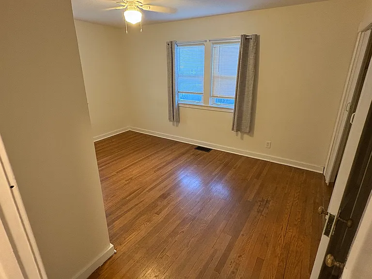 4928 Lancaster St — Photo 3