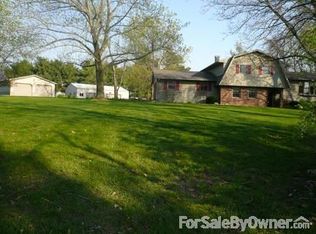 704 E 2685 North Rd, Moweaqua, IL 62550