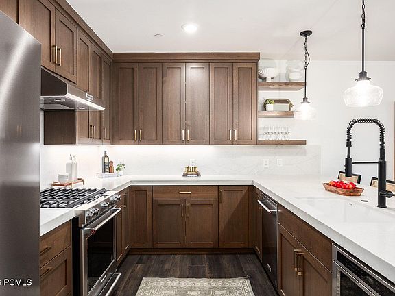 2nd image of 2250 E Murray Holladay Rd #306