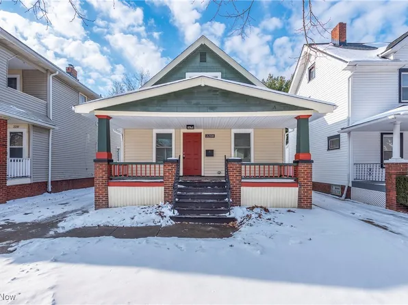 2208 Waterbury Rd, Lakewood, OH 44107