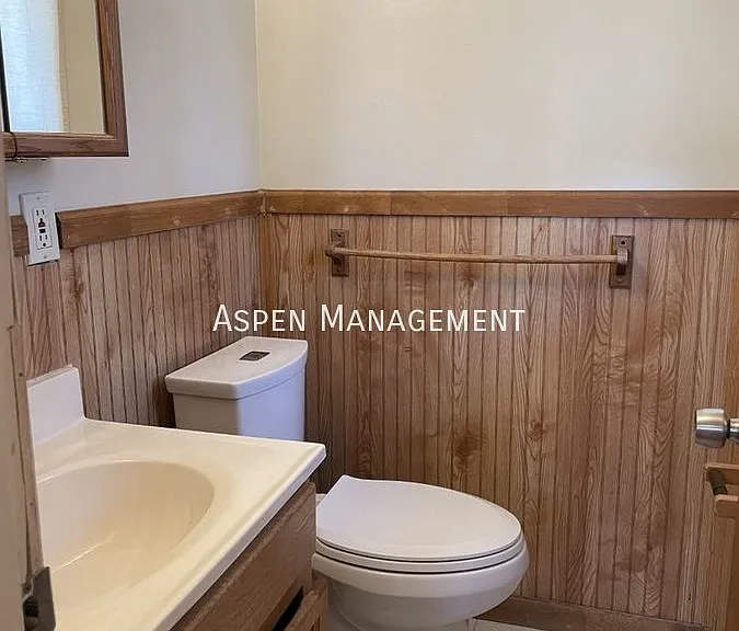 380 Agate St — Photo 16