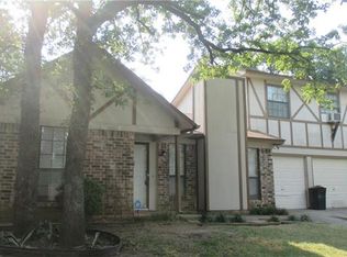 721 Timberoaks Dr, Azle, TX 76020