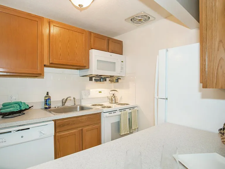 90 Gerrish Ave — Photo 2