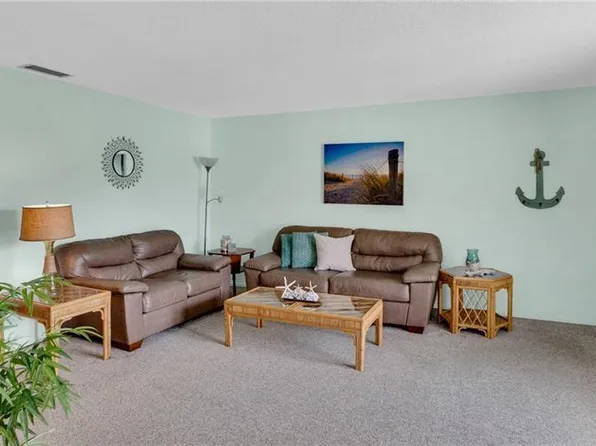 6 Vista Palm Lane #202, Vero Beach, FL 32962
