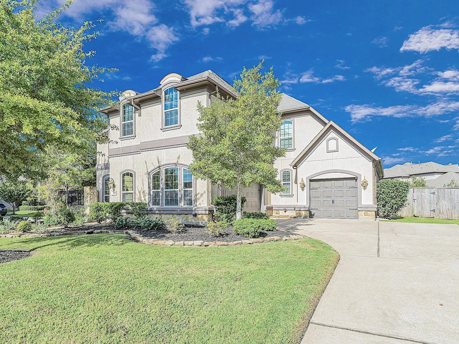 5 bed, 3.5 bath, 4039 sqft, $4,300 — Photo 4