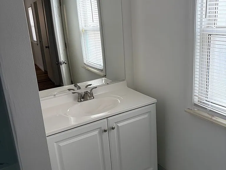 25745 Princeton St — Photo 9
