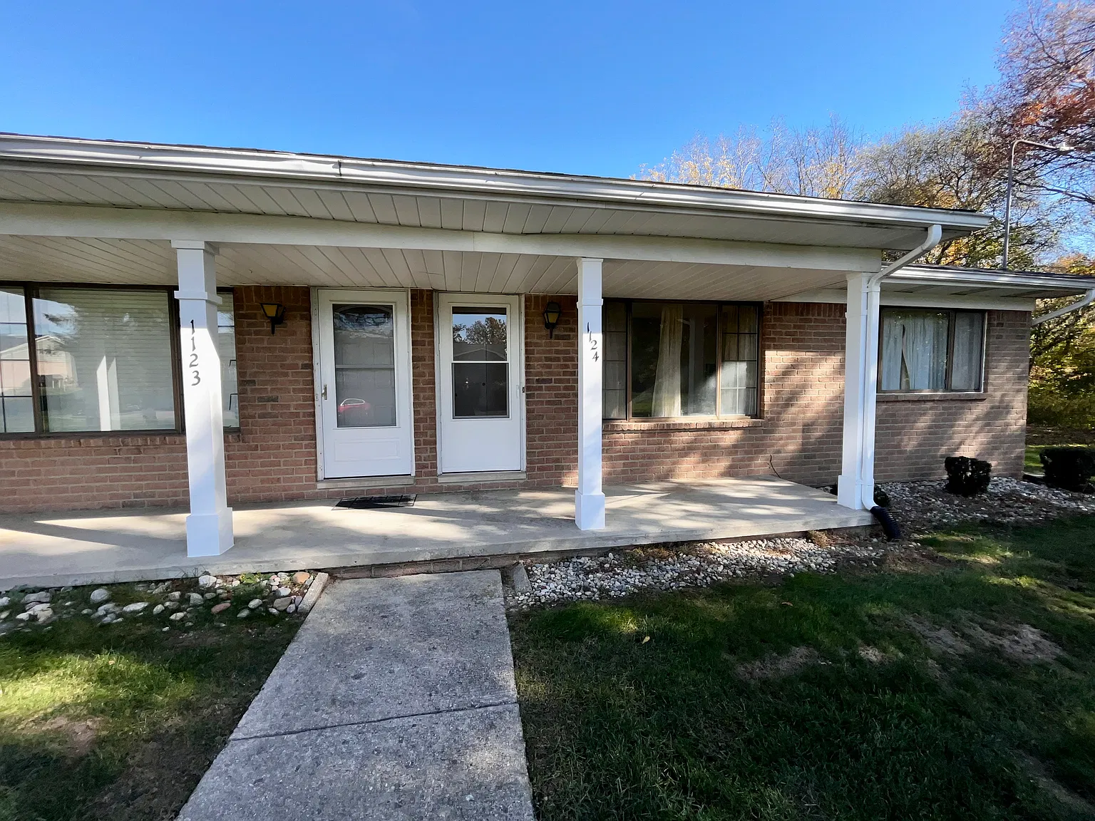 2 bed, 1.5 bath, 1617 sqft, $1,450 — Photo 2