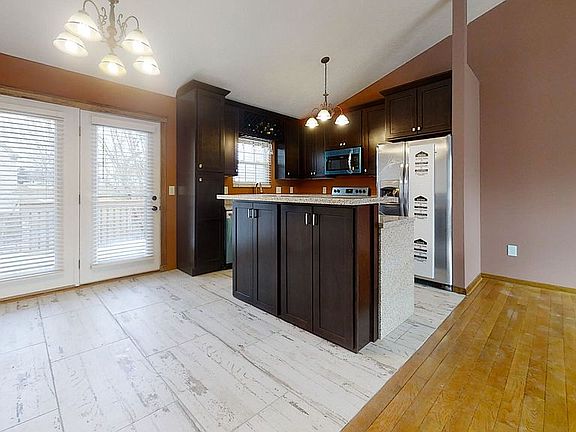 3rd image of 2151 Canyon Ct