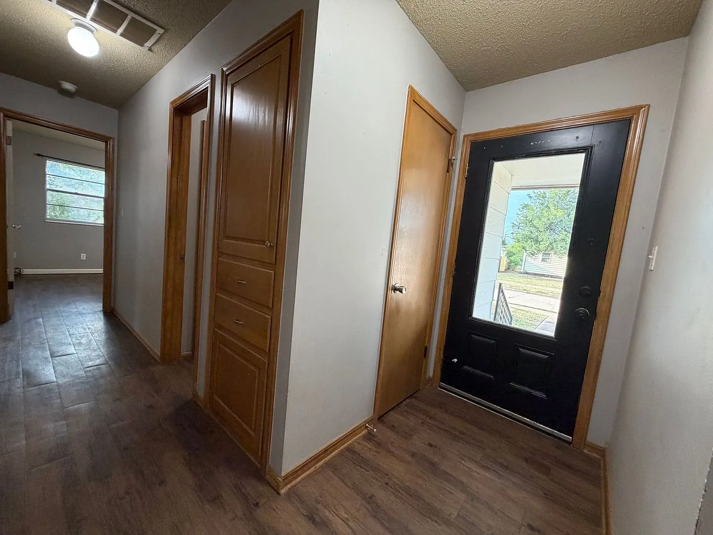 3 Bedroom 1.5 Bathroom 2 Car Garage - Edmond Schools Close to Downtown Edmond — Photo 3